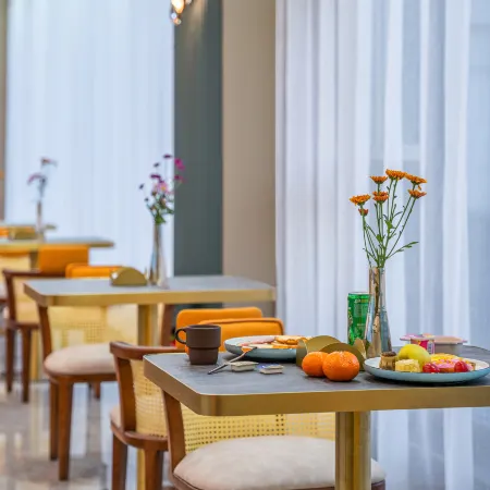 Orange Hotel (Puyang Government Branch)