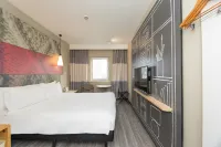 Ibis Hotel (Shanghai New International Expo Center FangDian Road Subway Station) - Wifi