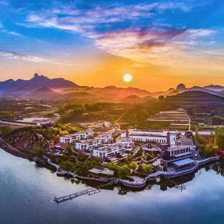 Yungu Xiangjiju Hot Spring Holiday Hotel