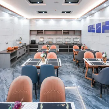 Aifeel Hotel (Nujiang Riverside Plaza)