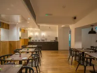 Pelican London Hotel and Residence Hotels near Wandsworth