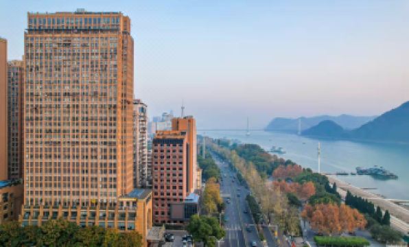 Riverside No.1 Hotel - Housity