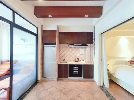 Tritonbay Saltwater Hotspring Resort Отели в г. Юньсяао