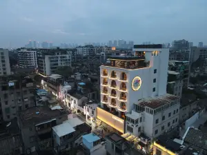 Tide hotel