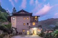 Floral Hotel · Tingquan Hotel (Nanjing Tulou) Hotels near Tianluokeng Tulou Cluster