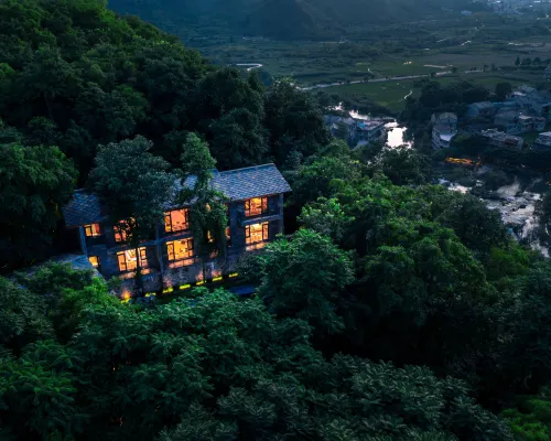 Huangguoshu Shengpin Cloud Stone Village B&B فنادق في جَن نينغ