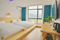 Qingxu Yunsu (Wugong Mountain Tourist Service Center) - balcony