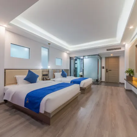 Fan Retreat · Riverside View Boutique Inn (East Gate, Mount Fanjing)