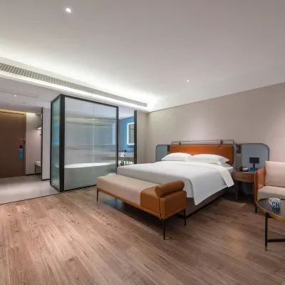 Fuyue Theme Hotel (Jinan Tangye Outlet Store - Original Yishang Hotel) Hotels near Licheng Sports Center