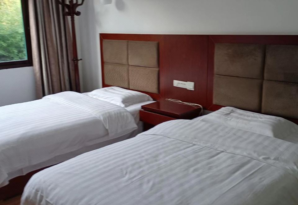 Guangwushan Yueqin Hotel