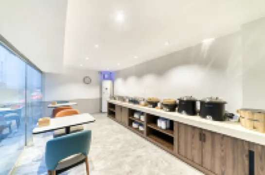 Yunqi Hotel (Ningbo University Road Lin Market)