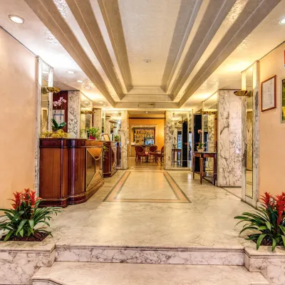 Hotel San Remo Hotels near The Colosseum