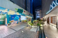 Chilling Time Hotel (Chunxi Road IFS Branch Chengdu) Hotel berhampiran Chengdu University of Technology Administration Supervision and Guidance Team