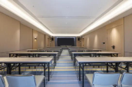 City Comfort Inn (Leshan Giant Buddha Zhanggongqiao Food Street Branch)