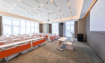 Atour Hotel Tianjin Binhai West Station