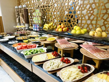 Garnet hotel Отели рядом с достопримечательностью «ИСПОЛНИТЕЛЬНЫЙ КОМИТЕТ РЕГИОНАЛЬНОЙ АНТИТЕРРОРИСТИЧЕСКОЙ СТРУКТУРЫ ШАНХАЙСКОЙ ОРГАНИЗАЦИИ СОТРУДНИЧЕСТВА»