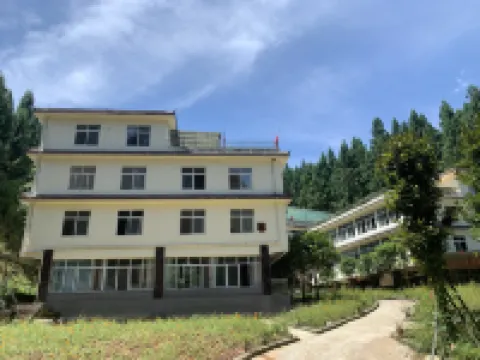 邛崍林海山莊 鄰近南寶山的酒店