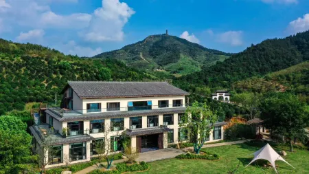 Lijiang Yefu Mountain Lixi Xiaoyuan Resort Villa