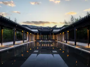 Floral Lux Hotel·Qingdao Zangma Courtyard Hotel