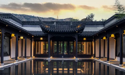 Floral Lux Hotel·Qingdao Zangma Courtyard Homestay