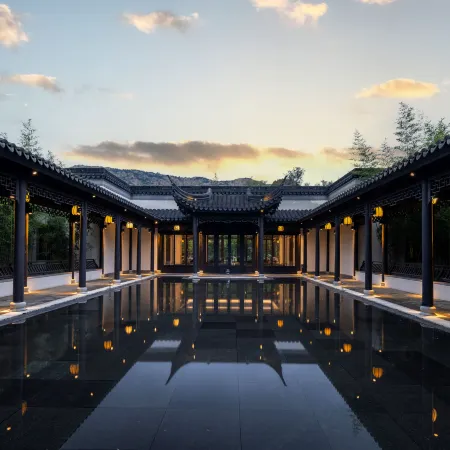 Floral Lux Hotel·Qingdao Zangma Courtyard Hotel