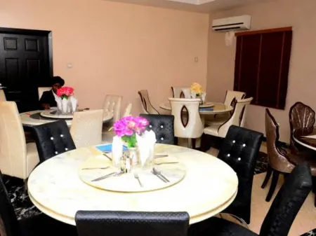 Groovy Hotel Akure Отели в г. Акуре