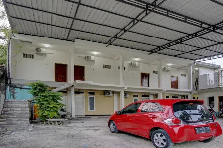 Grand Hagawa Syariah Near Alun Alun Lamongan RedPartner Отели в г. Lamongan Regency