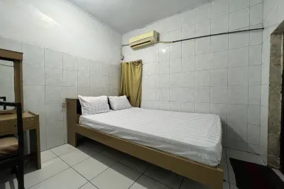 OYO 93429 Pondok Surya Near Fakultas Teknik Unhas Gowa Hotel dekat Masjid Muhammad Zam-zam Anugerah
