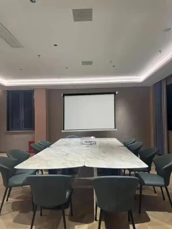 Qifu Hotel Отели рядом с достопримечательностью «Jiuxian Junlan Water Park»