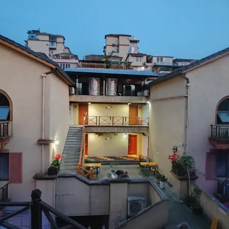 Rongquan Hotel (Chishui City Sanshili Riverside Avenue West Road)