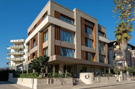 OLI HOTEL & SUITES Отели рядом с достопримечательностью «Ворота Адриана»