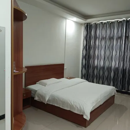 Bianyang Huicheng Business Hotel