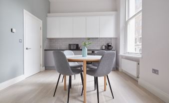 1VH Virginia House, 31 Bloomsbury Way by City Living London