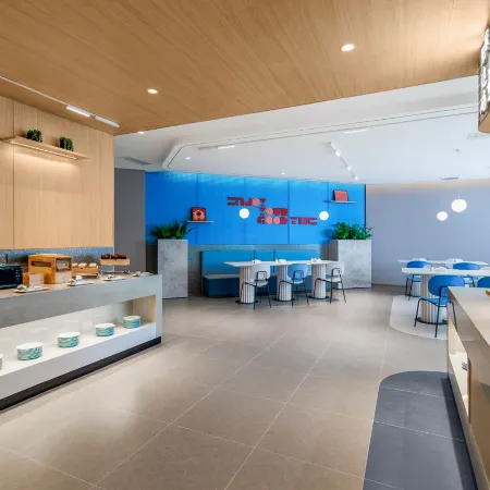 Home Inn • neo (Yining Baihua International Branch)