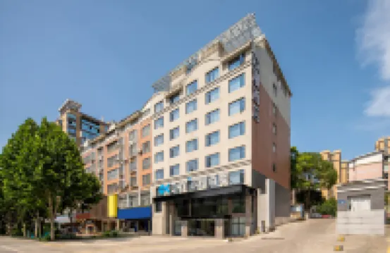 OKDAY Hotel (Royal Diwang Plaza, Lengshuitan, Yongzhou) - parking