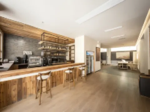 伴山墨語ホテル(四姑娘山双橋溝景区) 小金のホテル