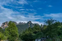 Shambhala Perched Peaks Courtyard Hotel (Zhangjiajie National Forest Park)
