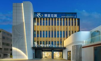 Rezen Garden Hotel