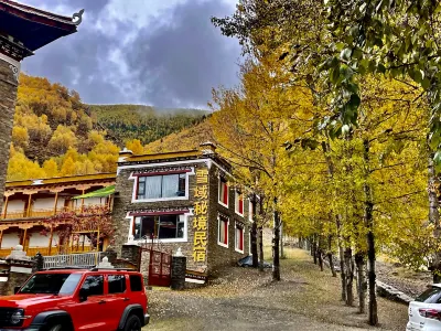 康定雪域祕境民宿（甲根壩店） 亞弄村/提吾村託瑪露營地住宿飯店