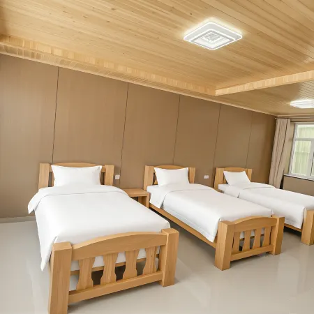 Mountain Lodge Wooden Cottage Homestay (Wudalianchi Scenic Area)