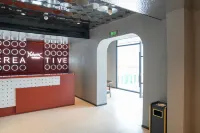 HomeInn YUNIK Esports Hotel (Zibo Jinjing Avenue Badajia Branch) - 2つ星