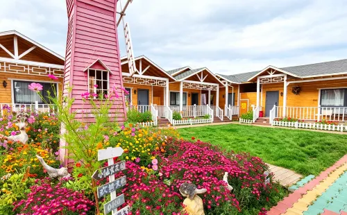 Nilka County Xiaoyeshan Ju Homestay - ที่มีบาร์
