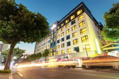 Hotel Winstory Отели рядом с достопримечательностью «Водопад Чхонджиён»