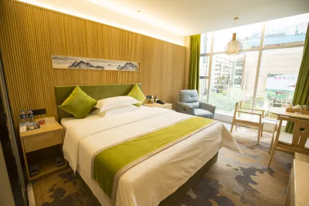 Plum Garden · Yuezhu Hotel (Sanming Liedong) Отели рядом с достопримечательностью «Sanming Medical Science and Technology Vocational College»