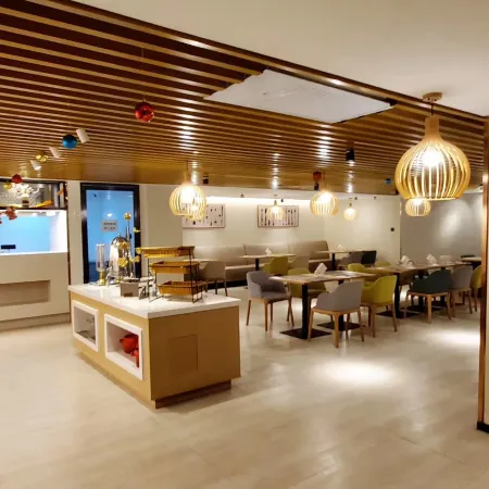 Cerritos Boutique Hotel (Beijing South Railway Station Dahongmen Metro Station)