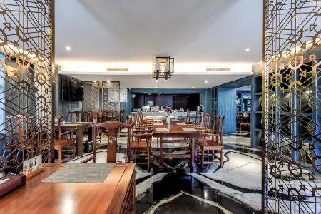 Jingsheng Hotel (Chongqing Daping Paradise Walk) Отели рядом с достопримечательностью «Chongqing Institute of Public Administration»