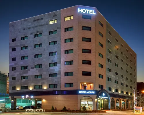 Sea Moon Tourist Hotel Отели рядом с достопримечательностью «Набережная Вольмидо»