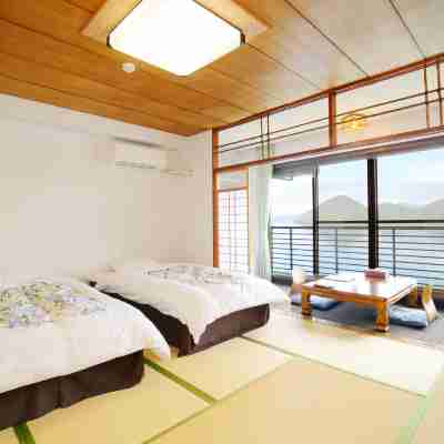 洞爺温泉ホテル華美 Rooms