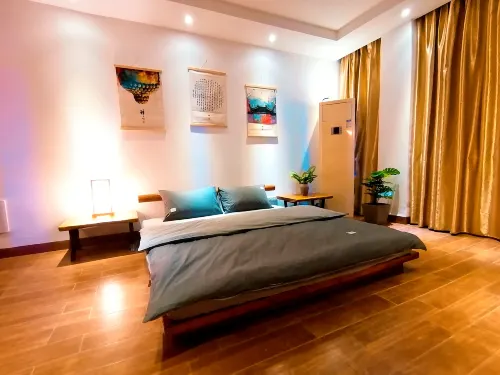 No. 18 Boarding House in Guilin - Condos