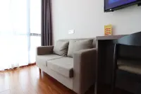 Weizun Boutique Hotel (Shanghai Hongqiao Airport National Convention and Exhibition Center store) - 3-Star